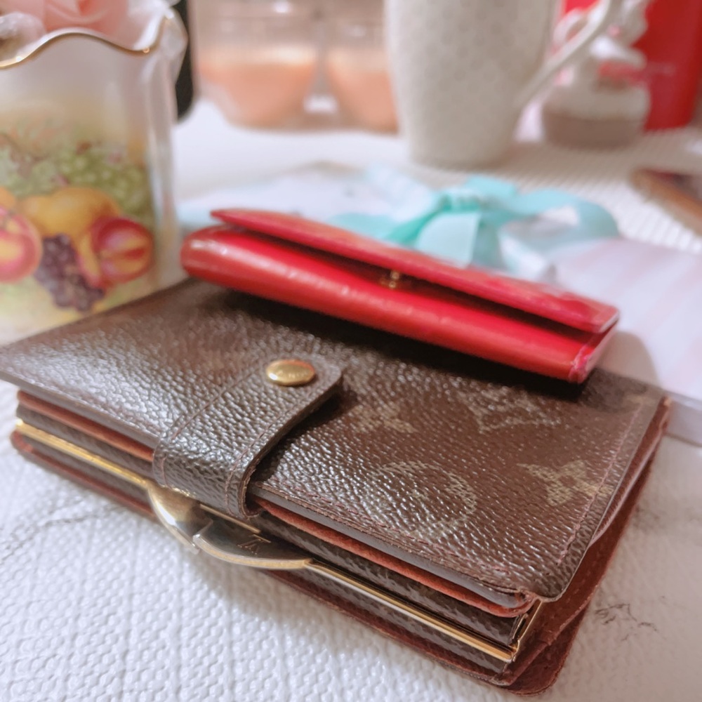 Compact wallet and keycase